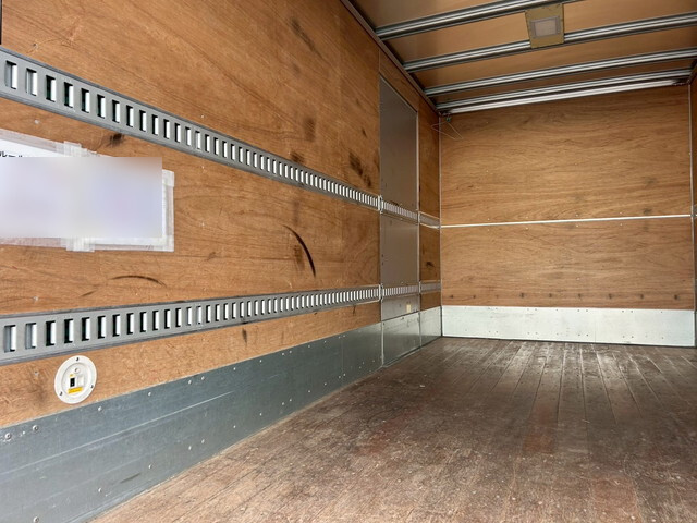 日野デュトロアルミバン小型（2t・3t）[写真10]