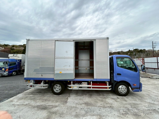 日野デュトロアルミバン小型（2t・3t）[写真06]