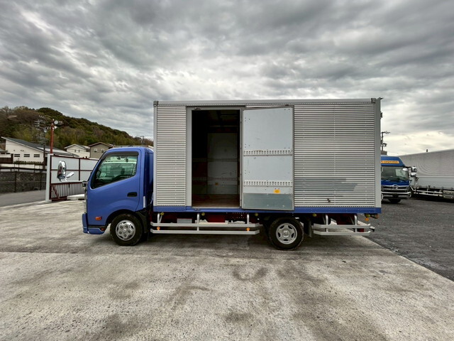 日野デュトロアルミバン小型（2t・3t）[写真07]