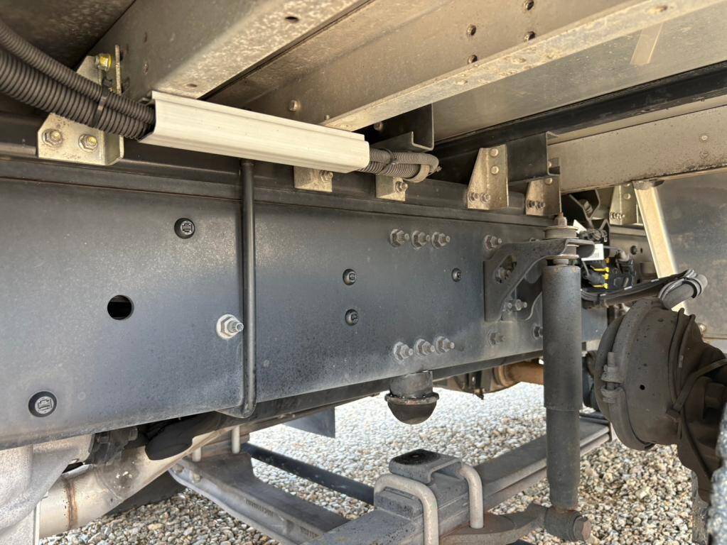 UDトラックスクオンアルミウイング大型（10t）[写真14]