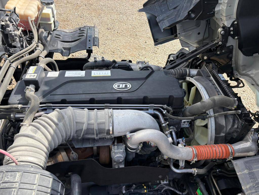 UDトラックスクオンアルミウイング大型（10t）[写真19]