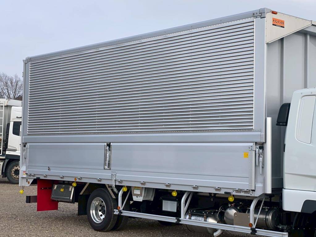 三菱ふそうファイターアルミウイング中型（4t）[写真05]