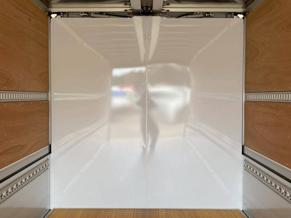 三菱ふそうファイターアルミウイング中型（4t）[写真07]