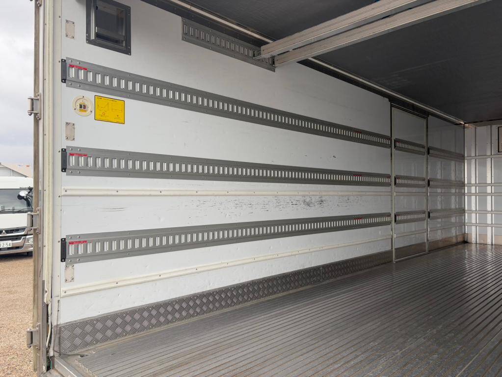 三菱ふそうファイター冷凍車（冷蔵車）増トン（6t・8t）[写真09]