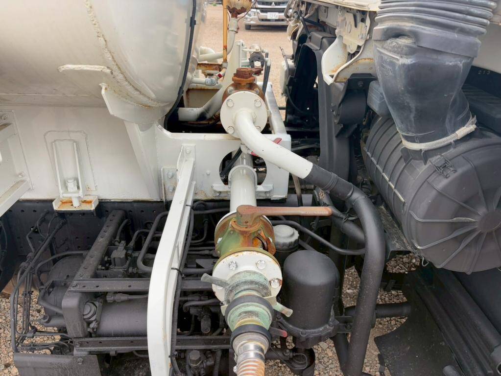 いすゞフォワード散水車増トン（6t・8t）[写真10]