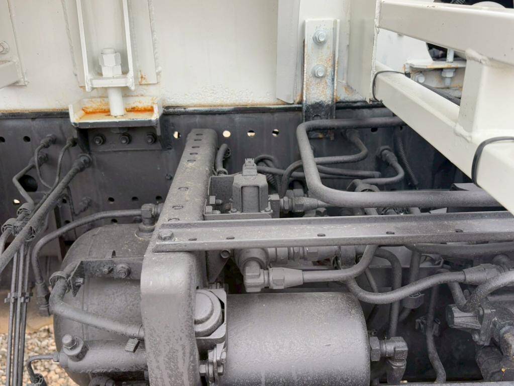 いすゞフォワード散水車増トン（6t・8t）[写真14]