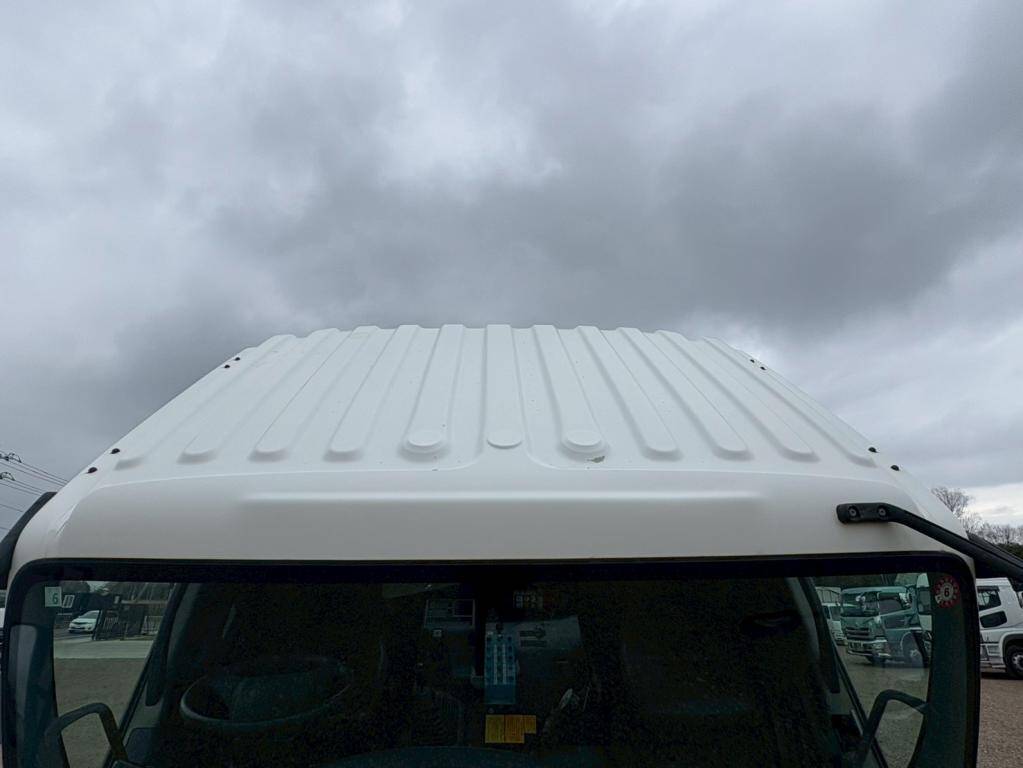 いすゞフォワード散水車増トン（6t・8t）[写真17]