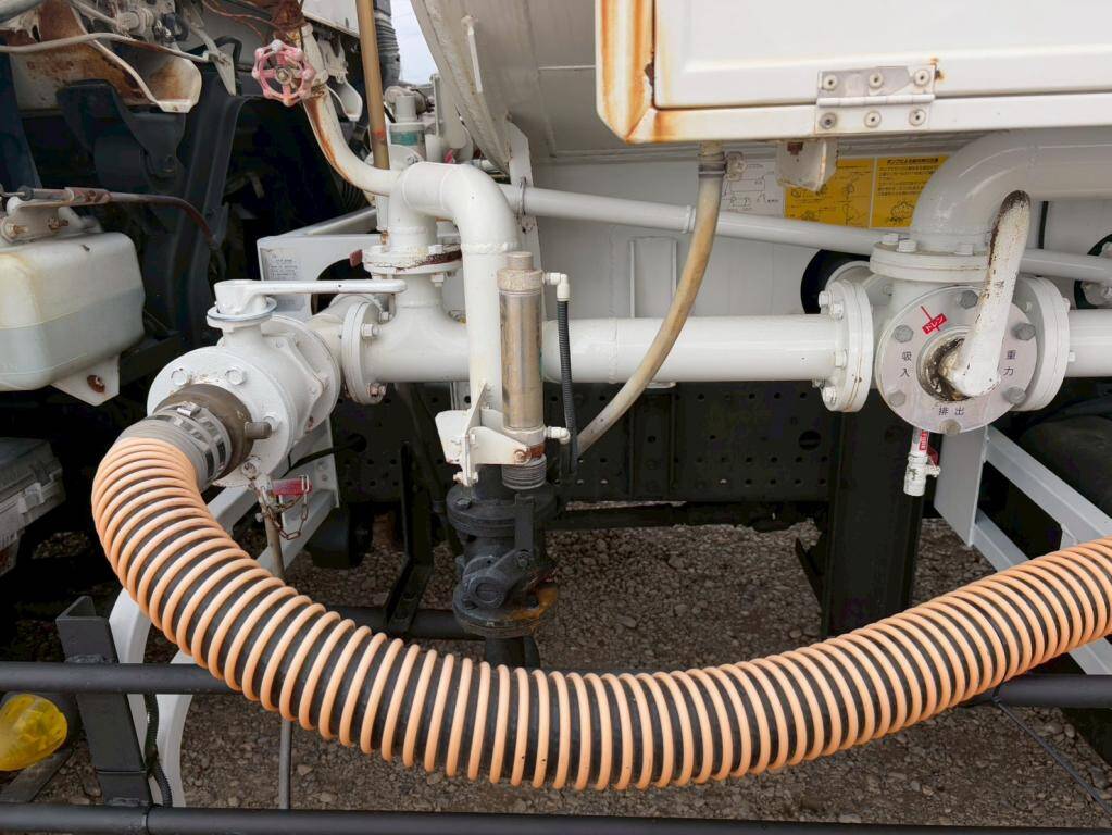 いすゞフォワード散水車増トン（6t・8t）[写真09]