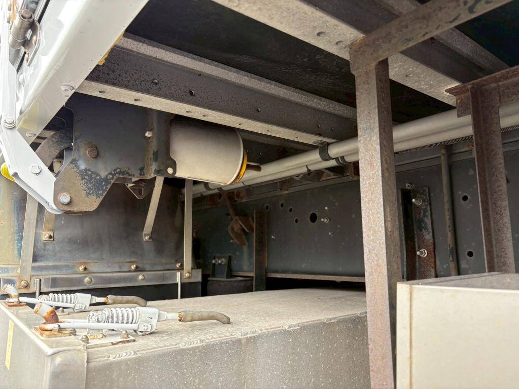 日野プロフィアアルミウイング大型（10t）[写真13]