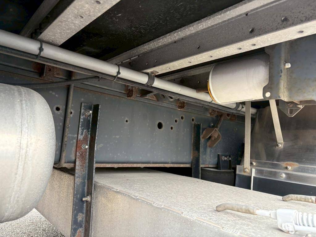 日野プロフィアアルミウイング大型（10t）[写真14]