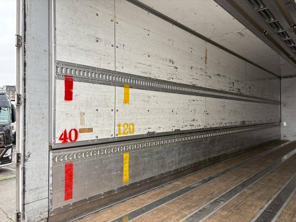 日野プロフィアアルミウイング大型（10t）[写真09]