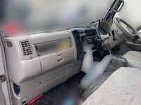 トヨタトヨエース平ボディ小型（2t・3t）[写真16]