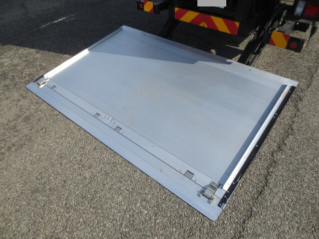 三菱ふそうファイター冷凍車（冷蔵車）中型（4t）[写真11]