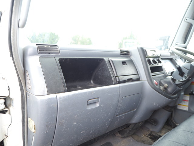 三菱ふそうキャンタークレーン3段小型（2t・3t）[写真34]