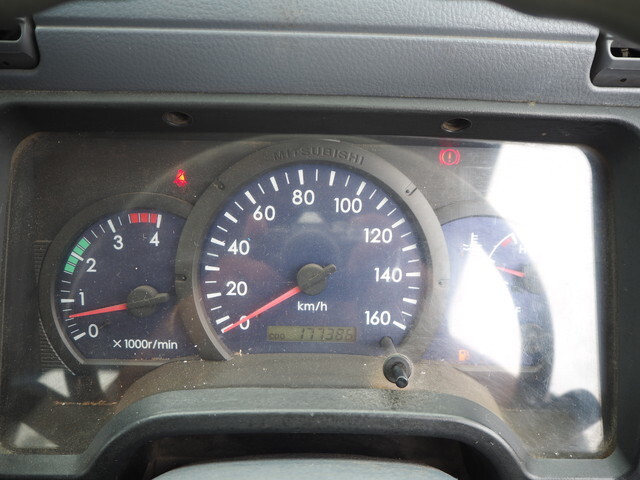 三菱ふそうキャンタークレーン3段小型（2t・3t）[写真40]