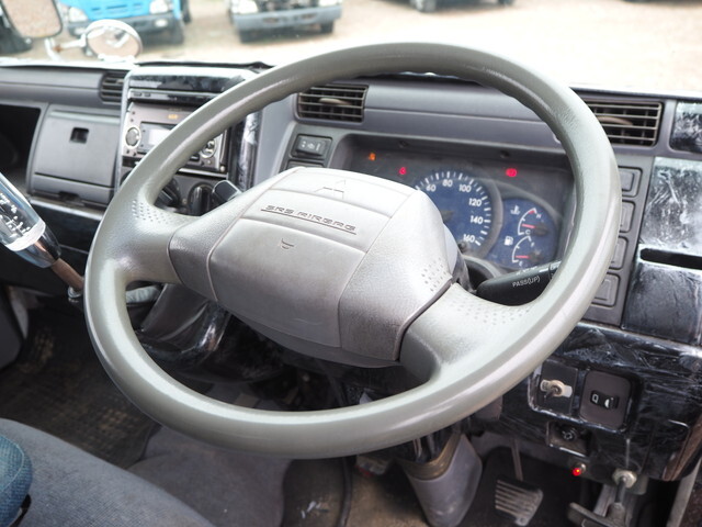 三菱ふそうキャンタークレーン3段小型（2t・3t）[写真38]