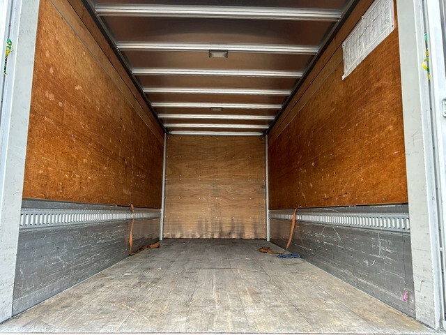 三菱ふそうキャンターアルミウイング小型（2t・3t）[写真10]