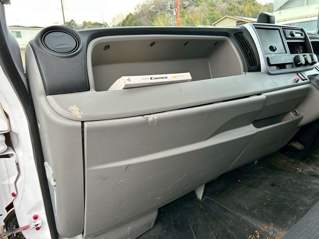 三菱ふそうキャンターアルミウイング小型（2t・3t）[写真17]