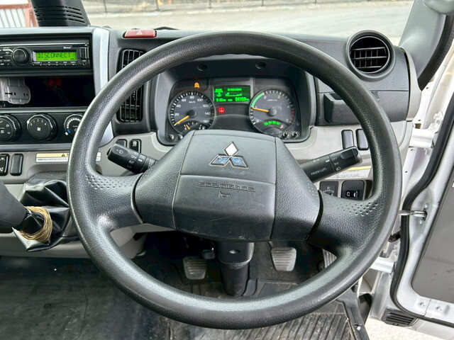 三菱ふそうキャンターアルミウイング小型（2t・3t）[写真19]