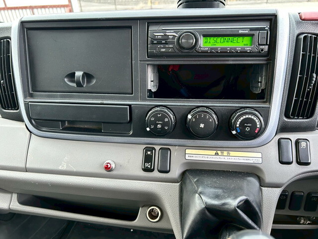 三菱ふそうキャンターアルミウイング小型（2t・3t）[写真22]