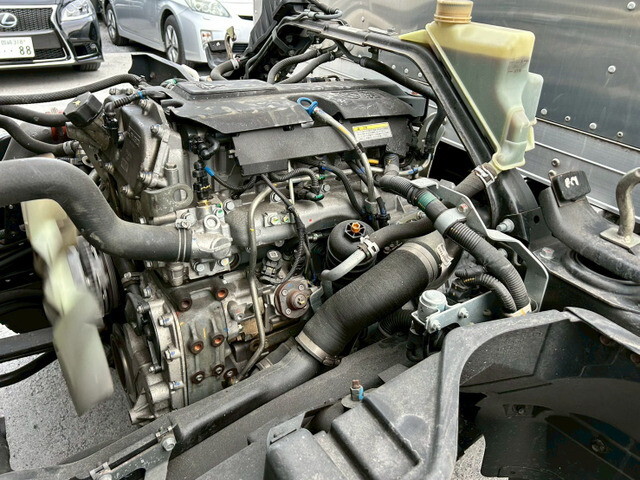 三菱ふそうキャンターアルミウイング小型（2t・3t）[写真25]