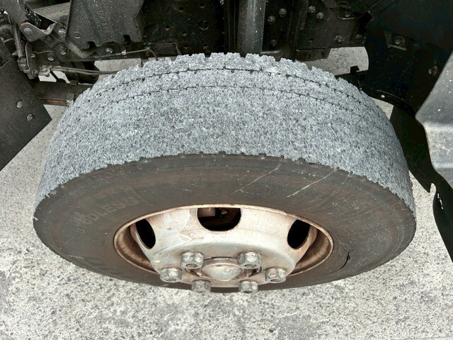 三菱ふそうキャンターアルミウイング小型（2t・3t）[写真33]