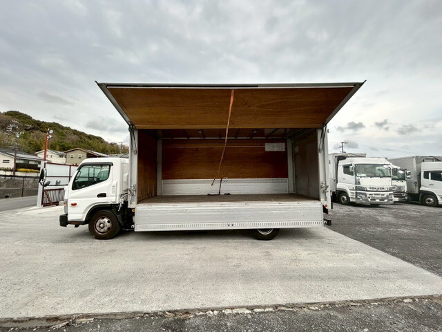 三菱ふそうキャンターアルミウイング小型（2t・3t）[写真05]