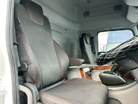 UDトラックスクオンアルミウイング大型（10t）[写真14]