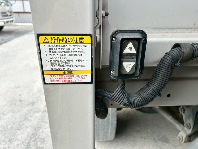 UDトラックスクオンアルミウイング大型（10t）[写真17]