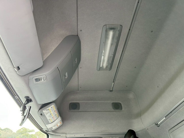 UDトラックスクオンアルミウイング大型（10t）[写真20]