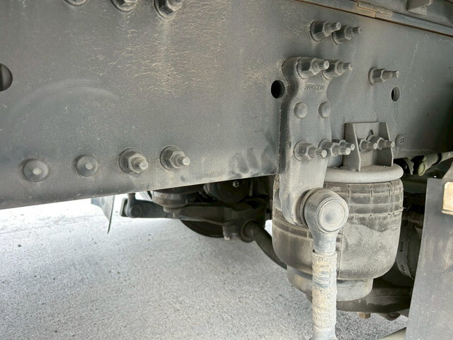 UDトラックスクオンアルミウイング大型（10t）[写真35]