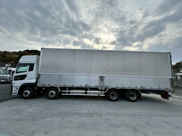 UDトラックスクオンアルミウイング大型（10t）[写真04]