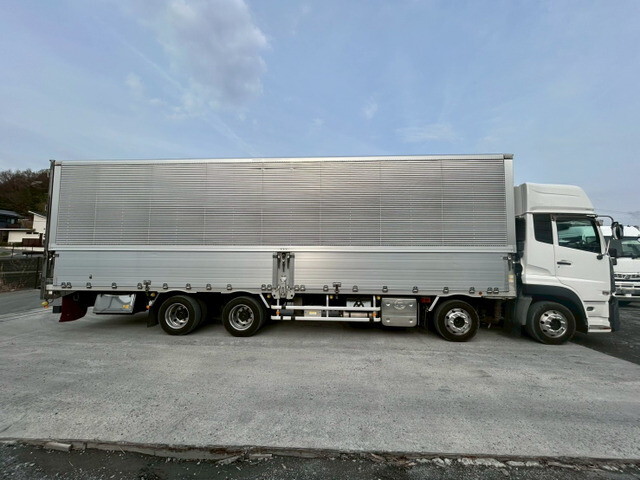 UDトラックスクオンアルミウイング大型（10t）[写真06]