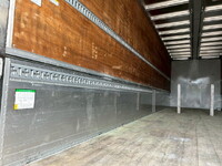 UDトラックスクオンアルミウイング大型（10t）[写真10]