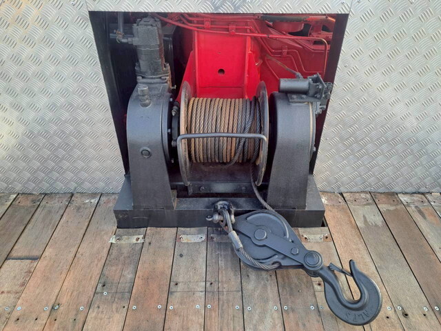 三菱ふそうスーパーグレートセルフクレーン3段大型（10t）[写真10]