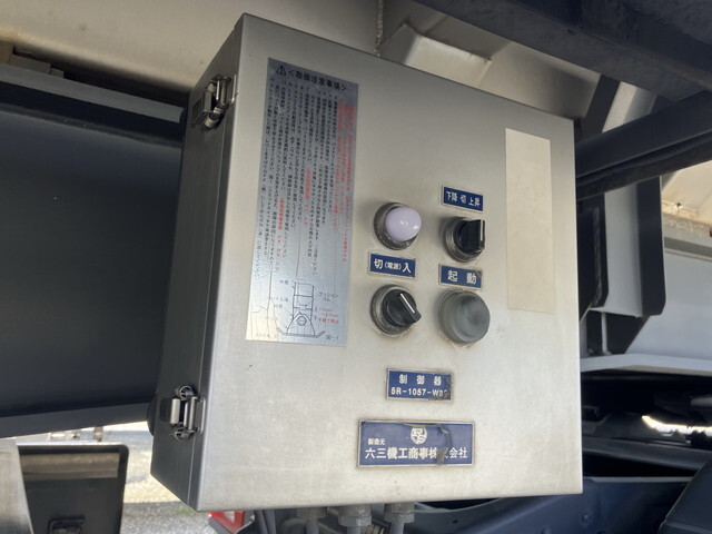 スカニアその他の車種トレーラーヘッド（トラクターヘッド）大型（10t）[写真19]