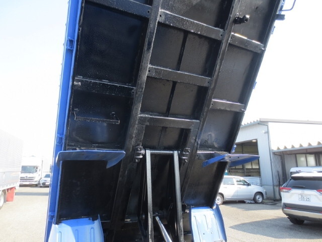 いすゞエルフダンプ小型（2t・3t）[写真12]