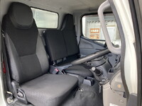 三菱ふそうキャンターアルミバン小型（2t・3t）[写真16]