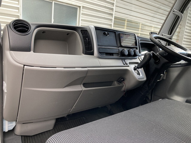 三菱ふそうキャンターアルミバン小型（2t・3t）[写真20]