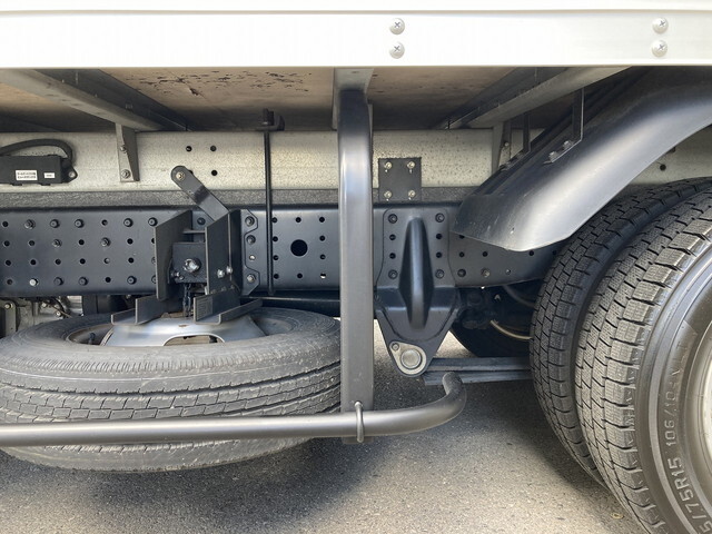 三菱ふそうキャンターアルミバン小型（2t・3t）[写真31]