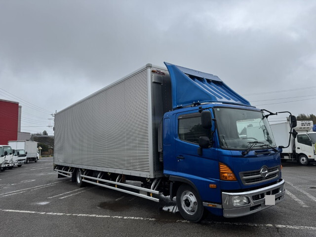 日野レンジャーアルミバン中型（4t）[写真03]