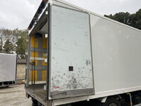 いすゞエルフ冷凍車（冷蔵車）小型（2t・3t）[写真12]