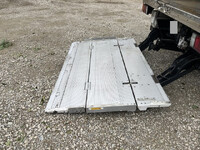 いすゞエルフ冷凍車（冷蔵車）小型（2t・3t）[写真13]