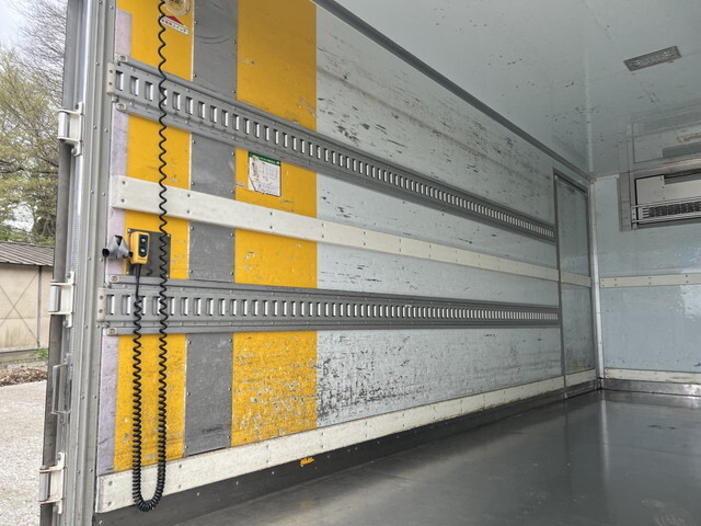 いすゞエルフ冷凍車（冷蔵車）小型（2t・3t）[写真14]