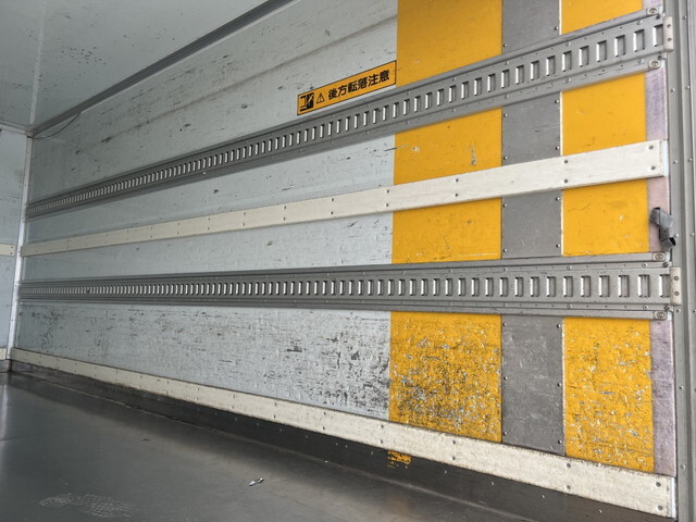 いすゞエルフ冷凍車（冷蔵車）小型（2t・3t）[写真15]