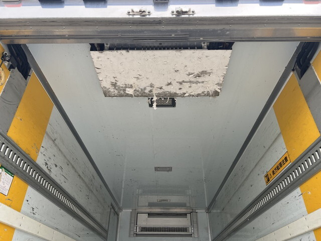 いすゞエルフ冷凍車（冷蔵車）小型（2t・3t）[写真16]