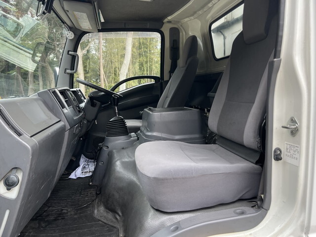 いすゞエルフ冷凍車（冷蔵車）小型（2t・3t）[写真25]