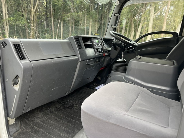 いすゞエルフ冷凍車（冷蔵車）小型（2t・3t）[写真26]