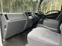 いすゞエルフ冷凍車（冷蔵車）小型（2t・3t）[写真27]