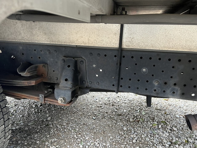 いすゞエルフ冷凍車（冷蔵車）小型（2t・3t）[写真36]